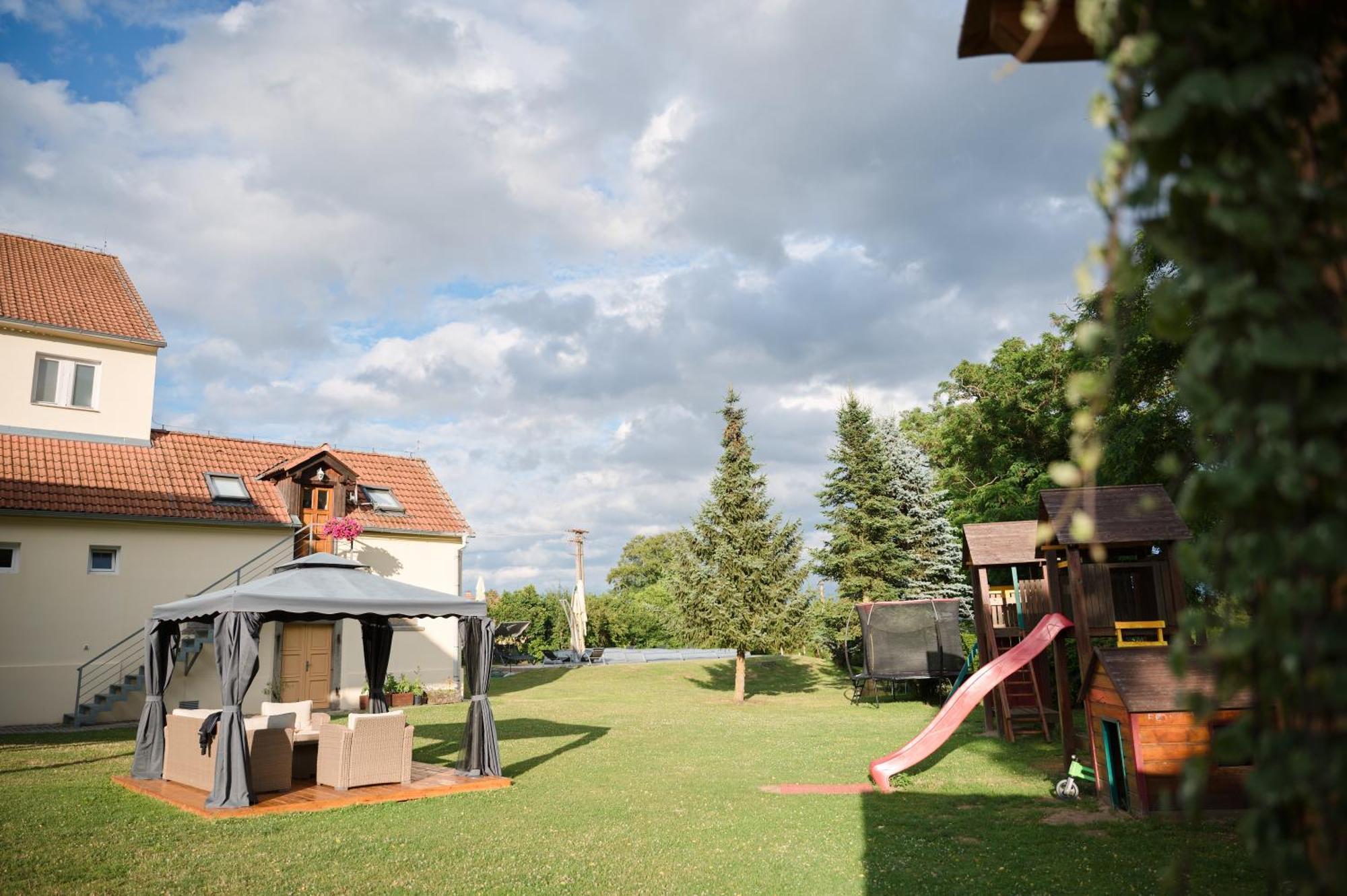 Penzion U Novaku Kozli u Orlika Exterior photo